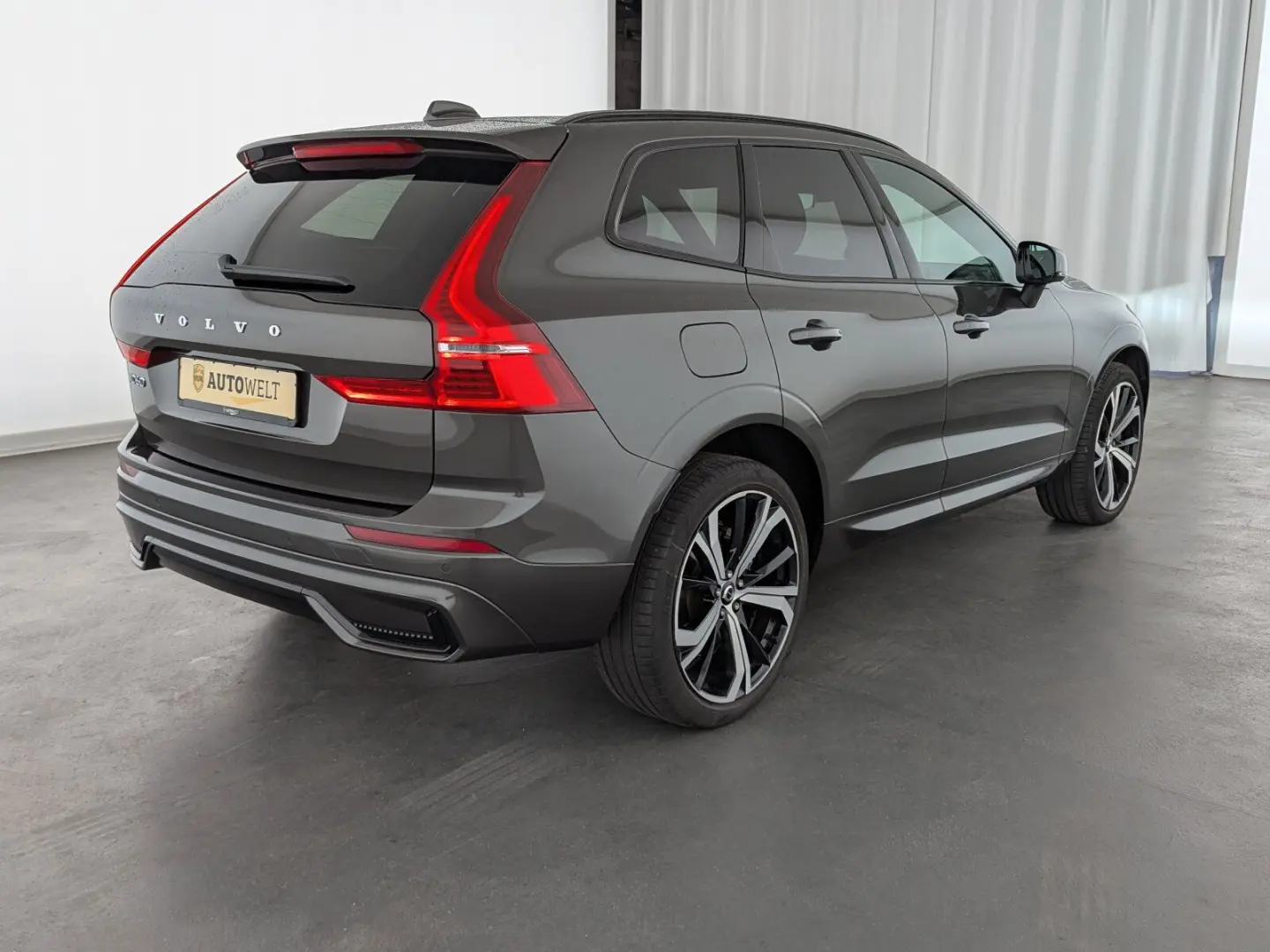 XC 60 B4 (Diesel) AWD R-Design LED+NAVI+PANO+RFK