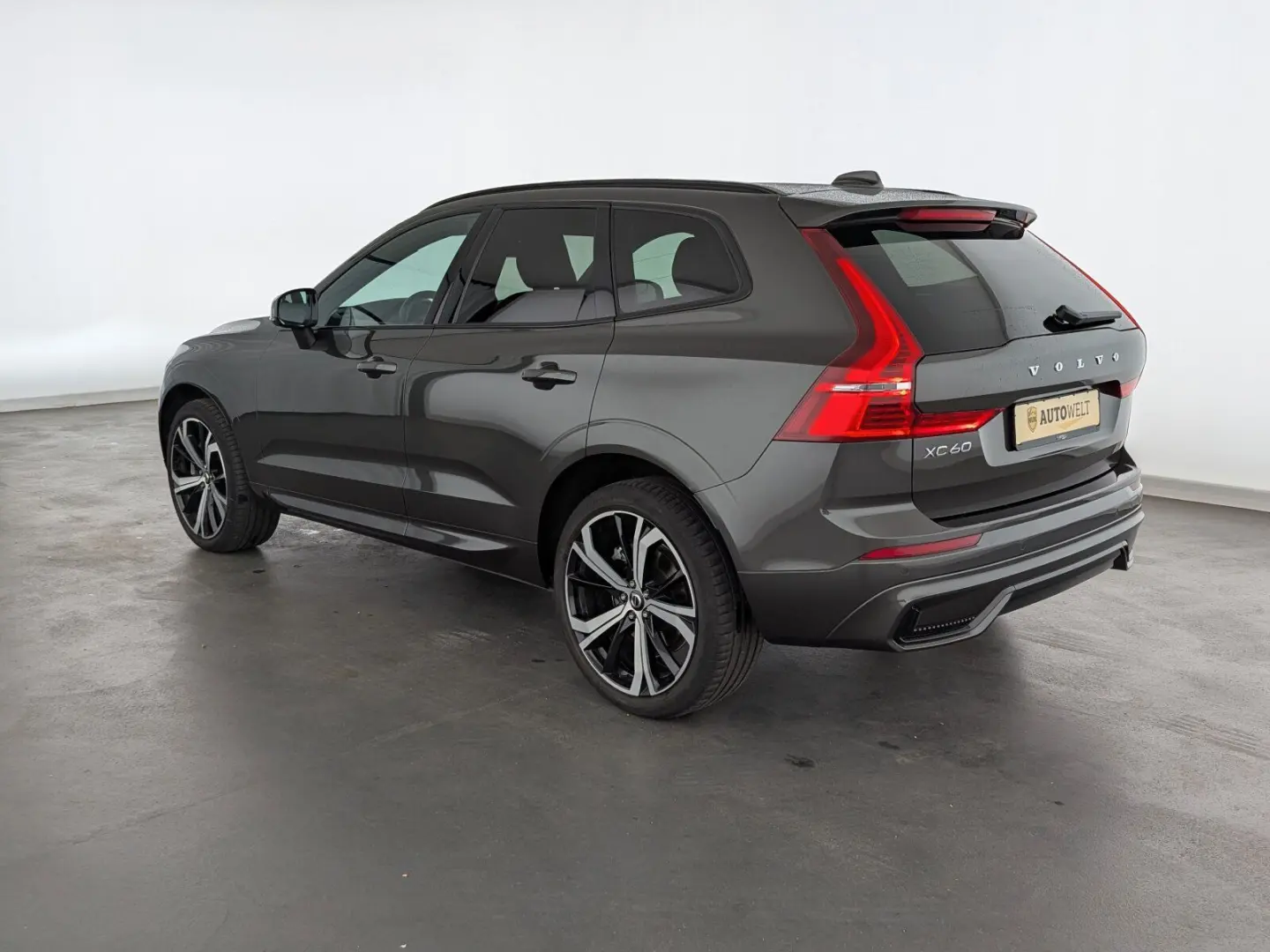 XC 60 B4 (Diesel) AWD R-Design LED+NAVI+PANO+RFK