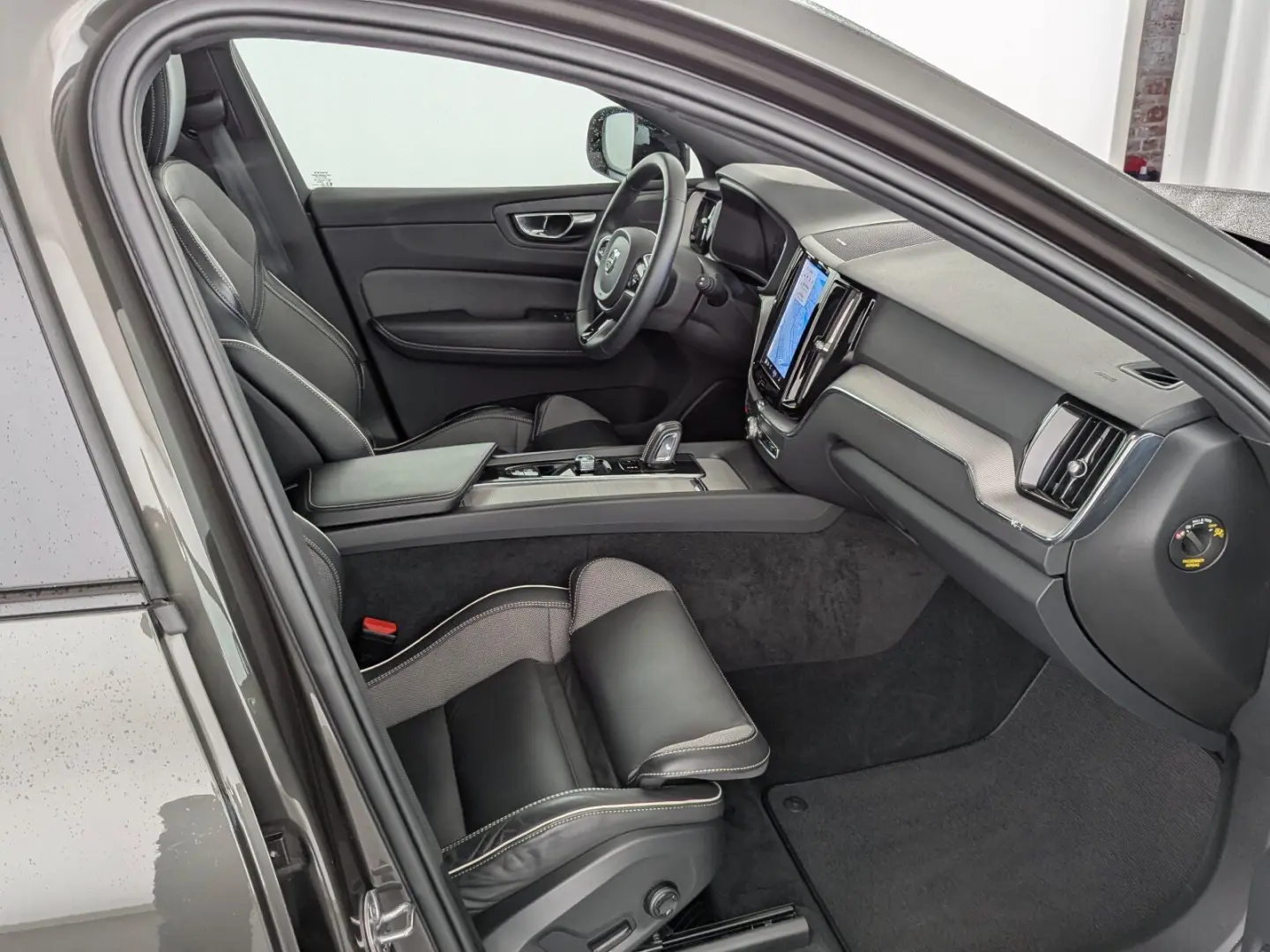 XC 60 B4 (Diesel) AWD R-Design LED+NAVI+PANO+RFK
