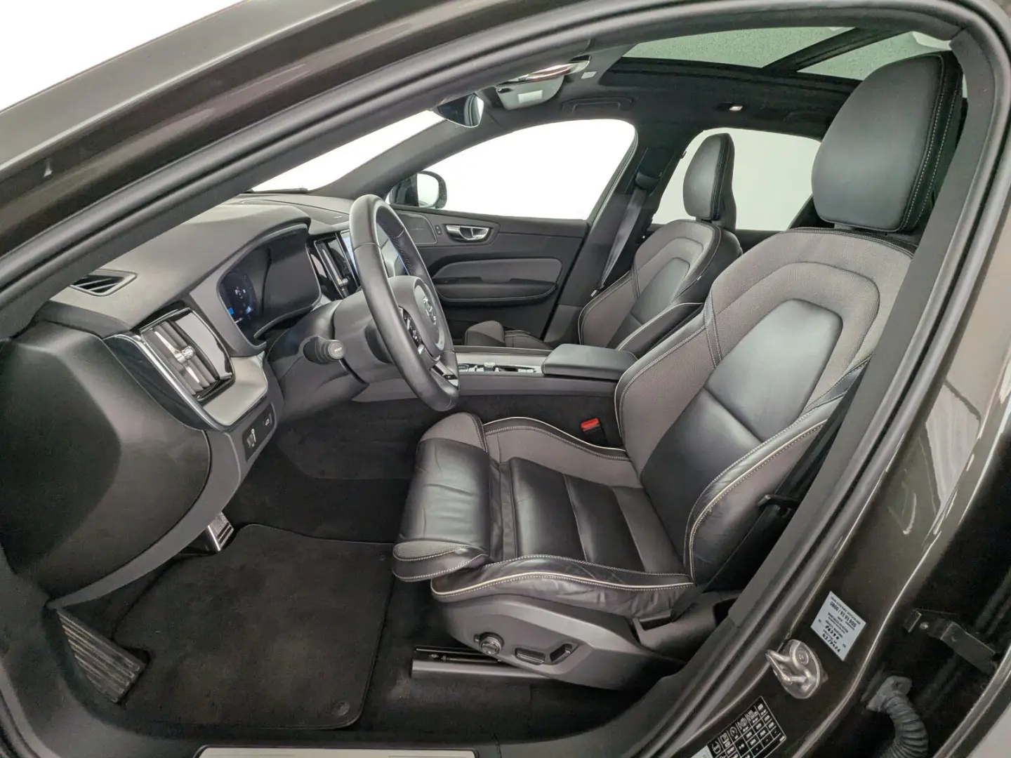 XC 60 B4 (Diesel) AWD R-Design LED+NAVI+PANO+RFK