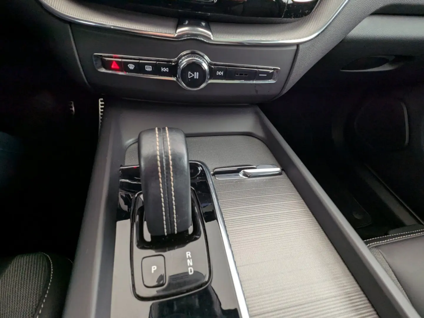 XC 60 B4 (Diesel) AWD R-Design LED+NAVI+PANO+RFK