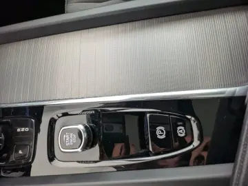 XC 60 B4 (Diesel) AWD R-Design LED+NAVI+PANO+RFK