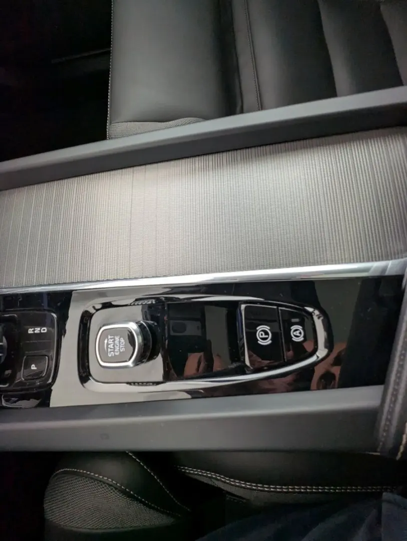 XC 60 B4 (Diesel) AWD R-Design LED+NAVI+PANO+RFK