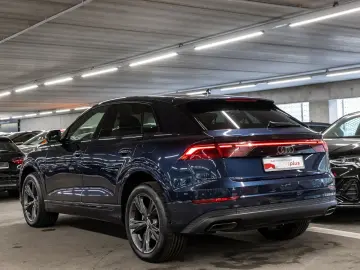 Q8 SUV TFSI e 55 TFSI e quattro tiptronic