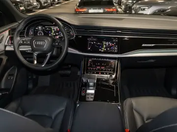 Q8 SUV TFSI e 55 TFSI e quattro tiptronic