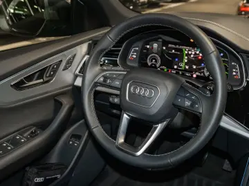 Q8 SUV TFSI e 55 TFSI e quattro tiptronic