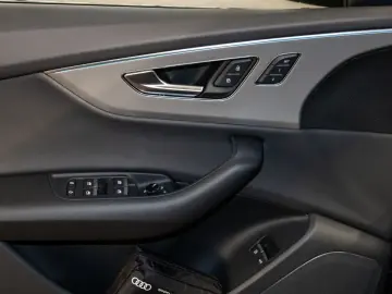 Q8 SUV TFSI e 55 TFSI e quattro tiptronic