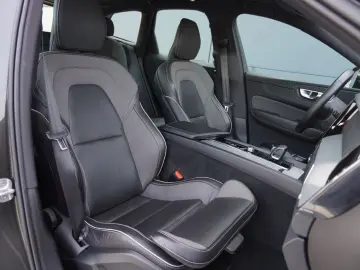 XC60 R Design Plus Dark AWD+Panorama+AHK+Navi+