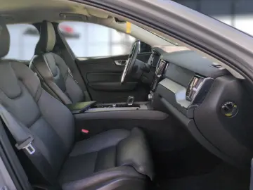 XC 60 Plus Dark AWD