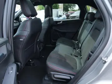 Kuga Hybrid ST-Line X  4x4