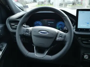 Kuga Hybrid ST-Line X  4x4