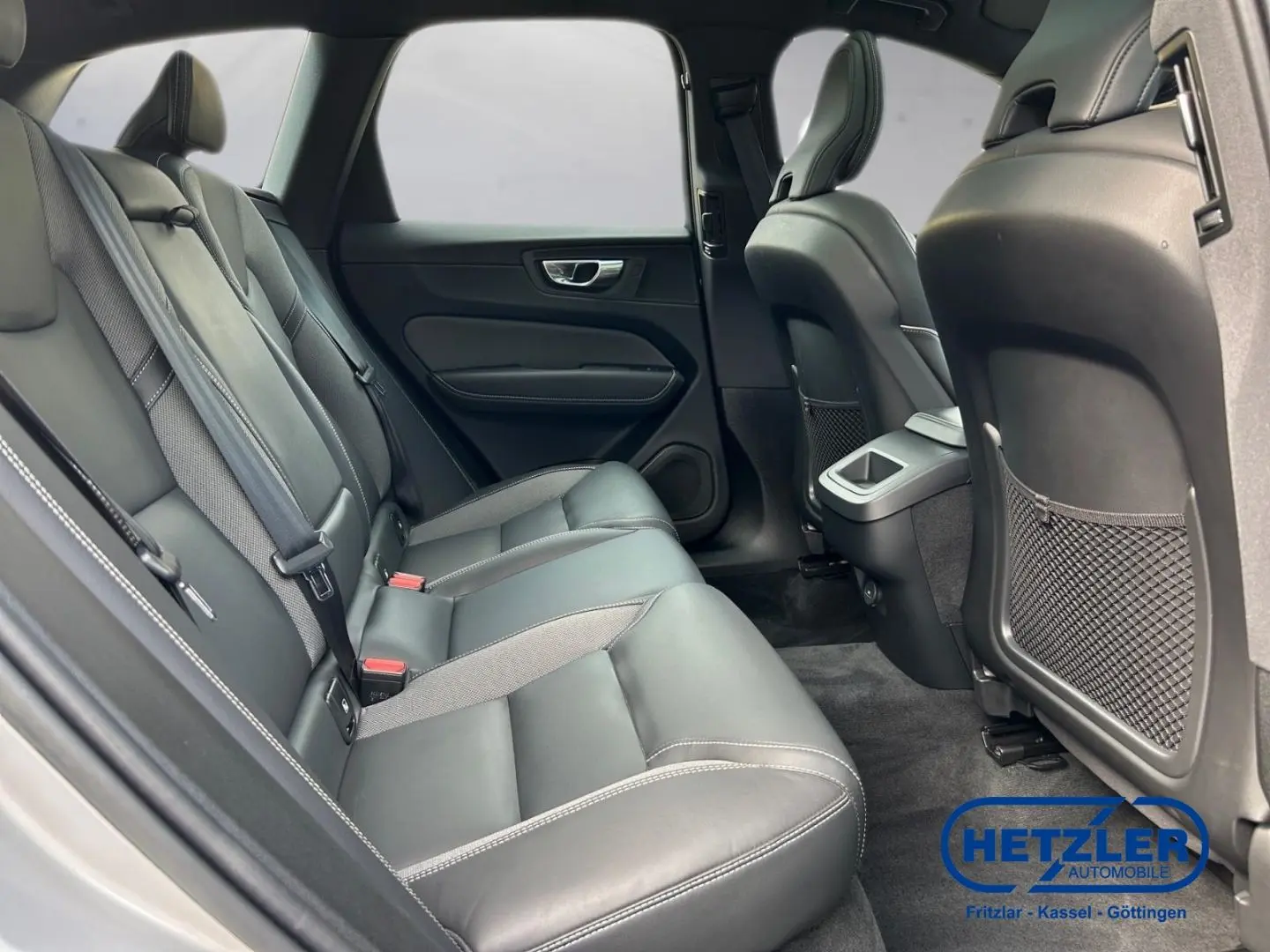 XC60 R Design AWD B5 Diesel EU6d AHK Navi Leder 