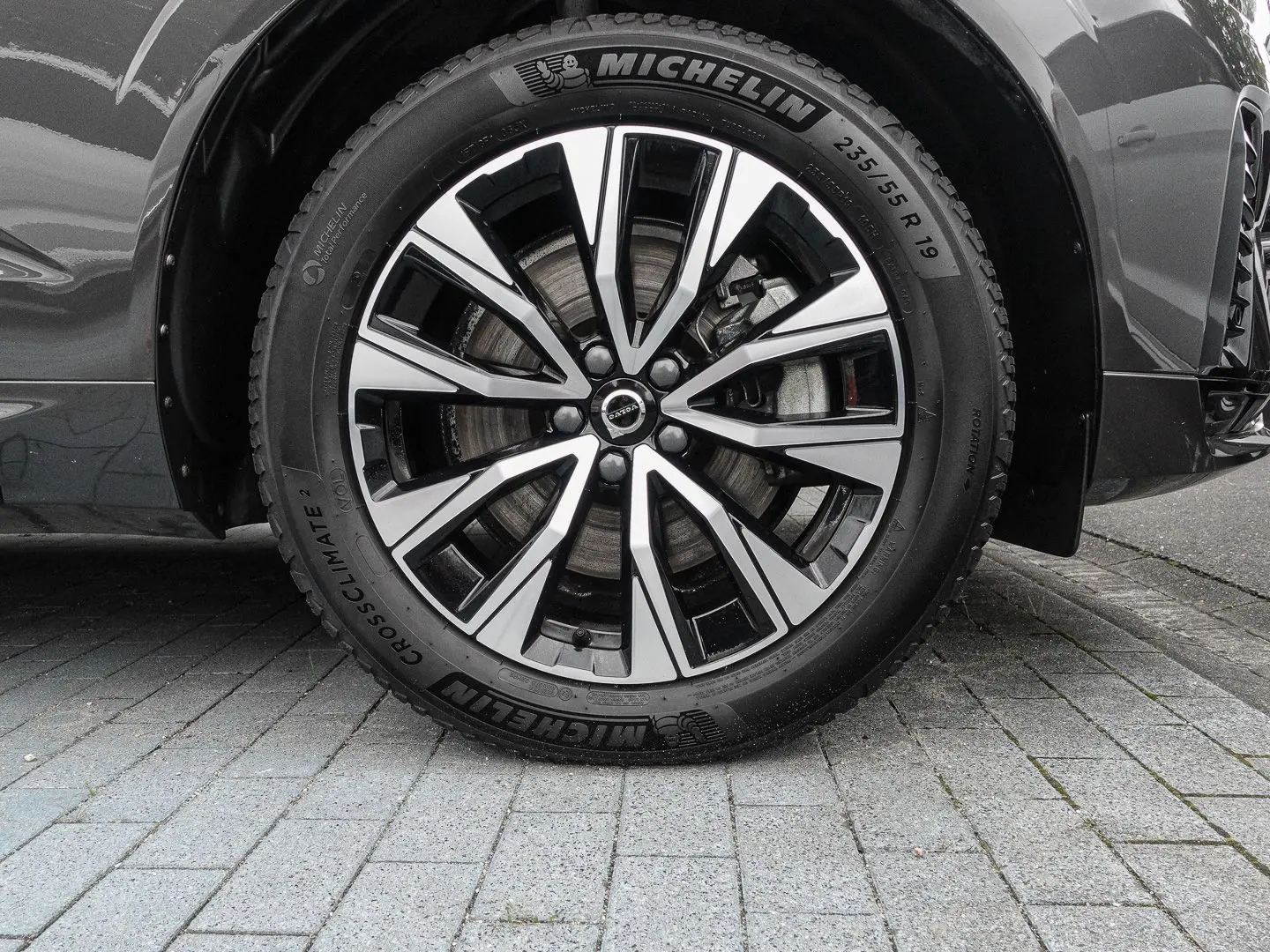 XC60 B4 AWD Plus Dark MATRIX ACC AUT EL.HECK KAM