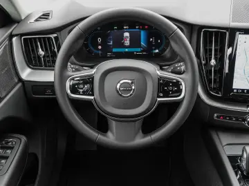 XC60 B4 AWD Plus Dark MATRIX ACC AUT EL.HECK KAM