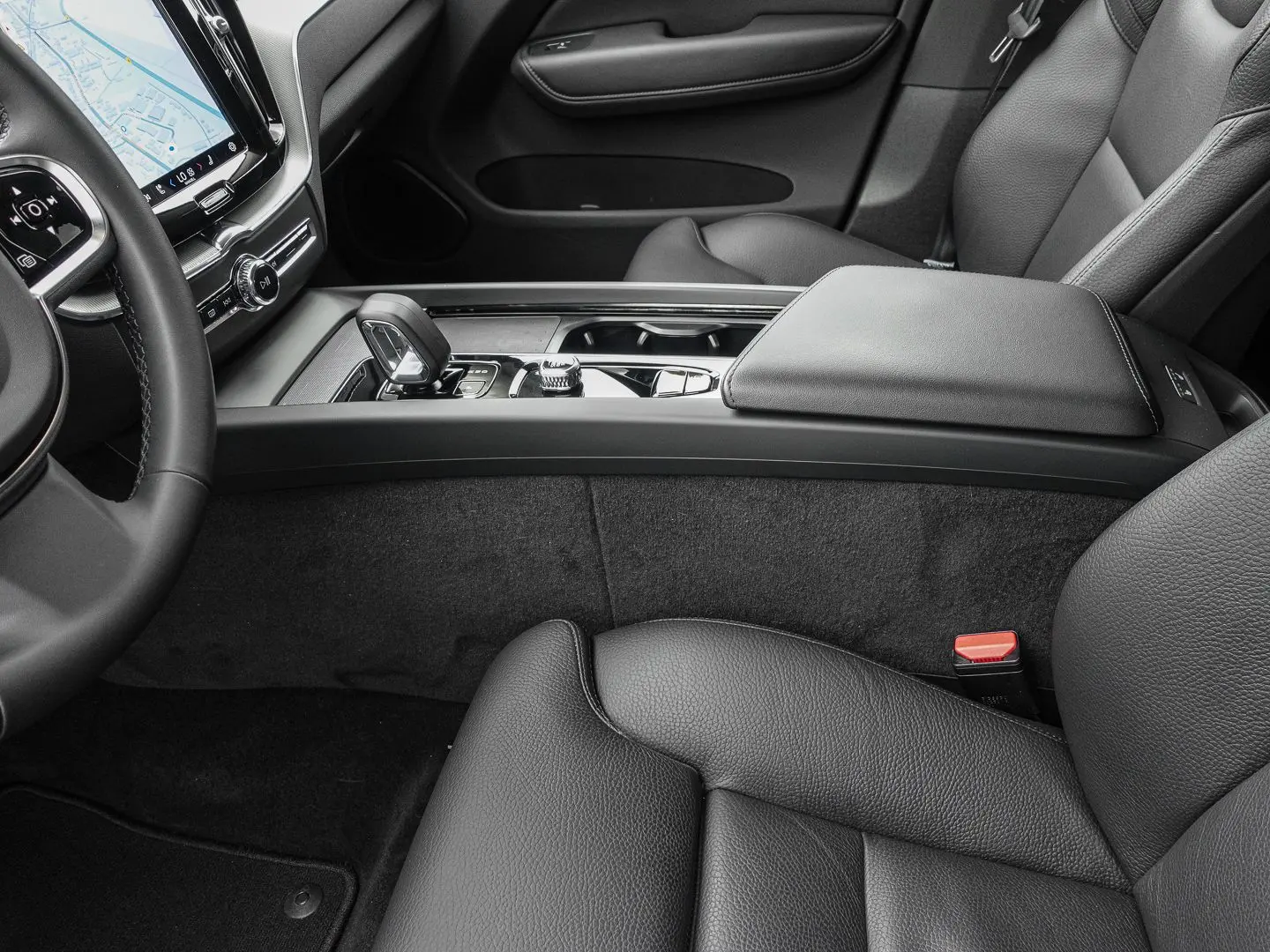 XC60 B4 AWD Plus Dark MATRIX ACC AUT EL.HECK KAM