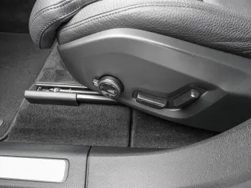 XC60 B4 AWD Plus Dark MATRIX ACC AUT EL.HECK KAM