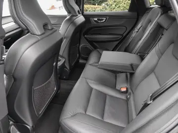 XC60 B4 AWD Plus Dark MATRIX ACC AUT EL.HECK KAM