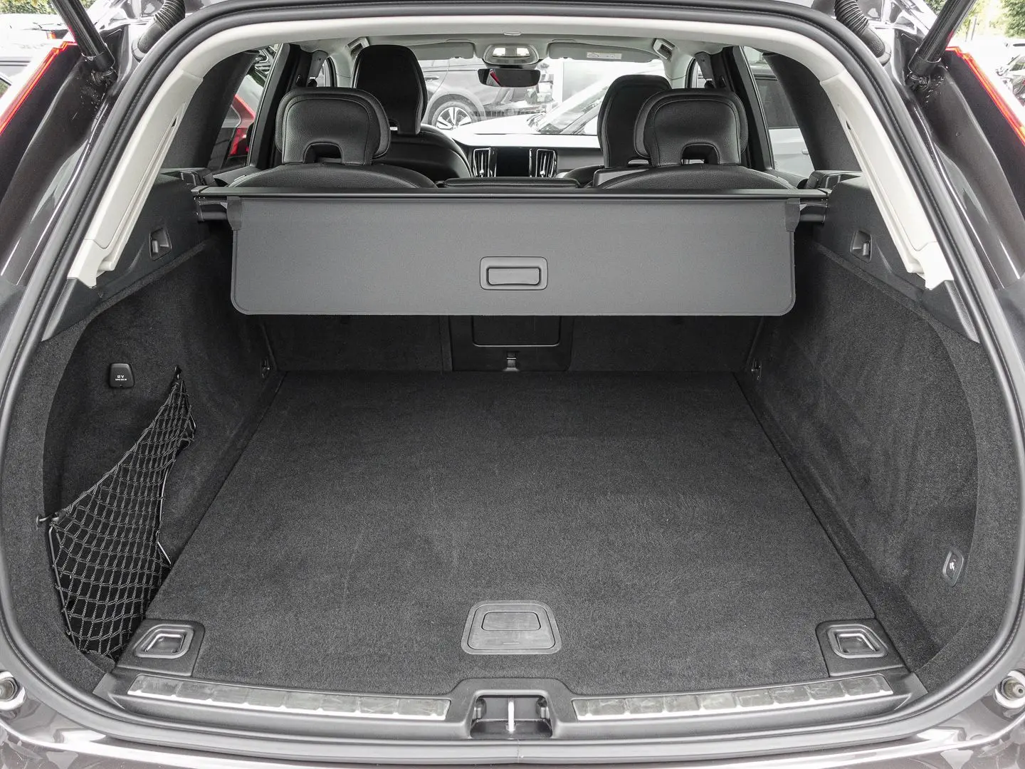 XC60 B4 AWD Plus Dark MATRIX ACC AUT EL.HECK KAM