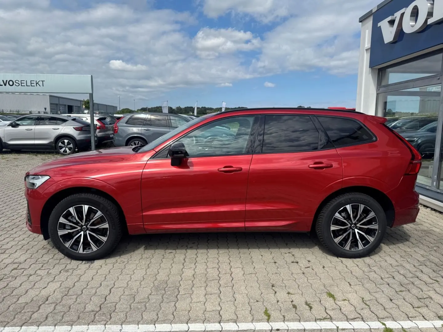 XC60 Plus Dark AWD B4 Diesel EU6d StandHZG AHK D