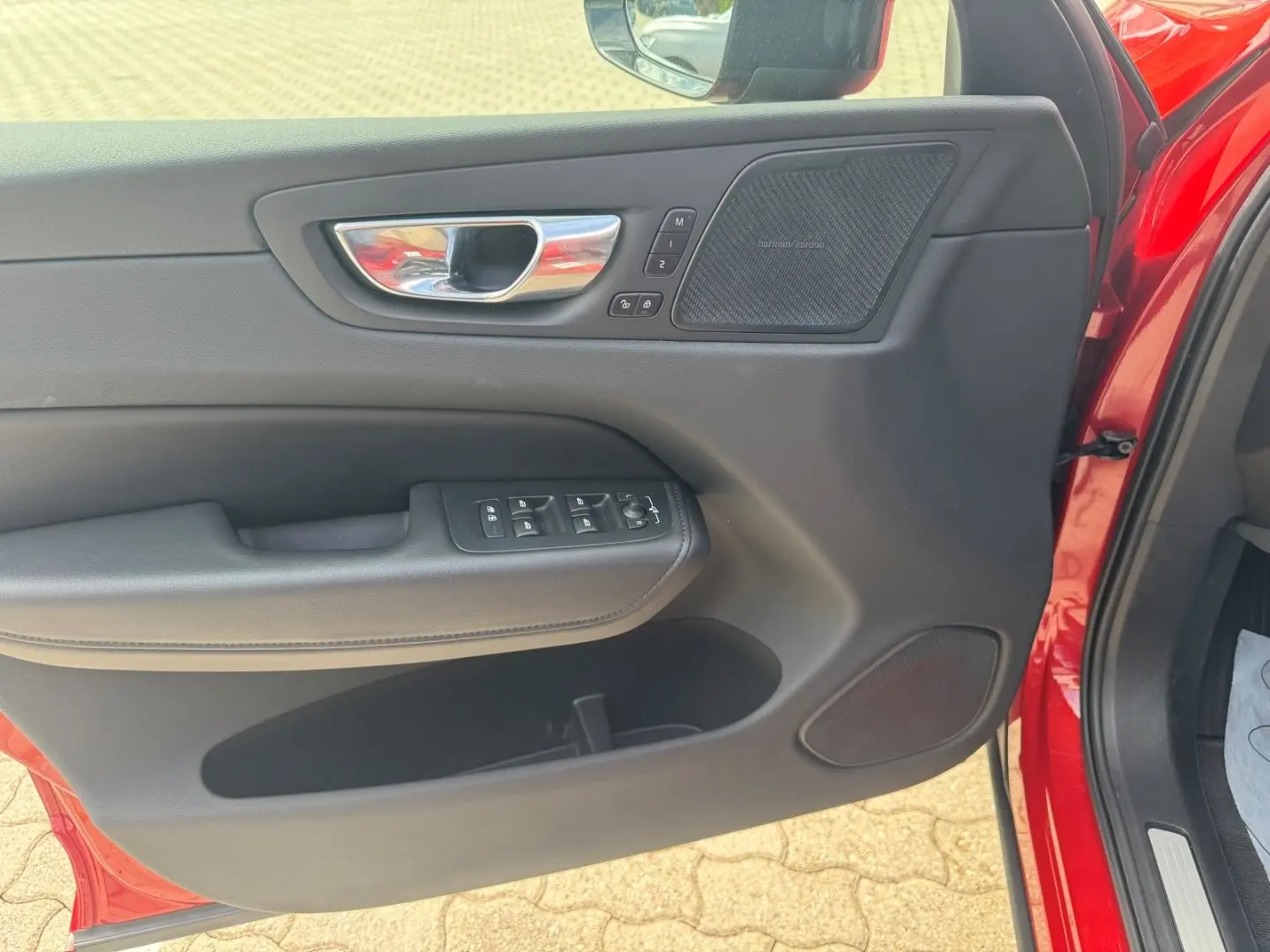 XC60 Plus Dark AWD B4 Diesel EU6d StandHZG AHK D