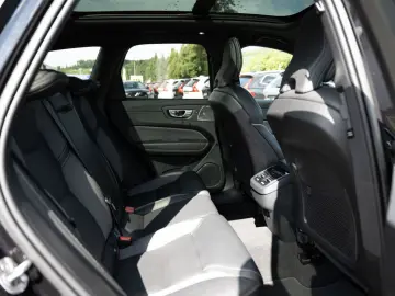 XC60 B4 Ultimate Dark AWD ACC LED PANO HUD 360°