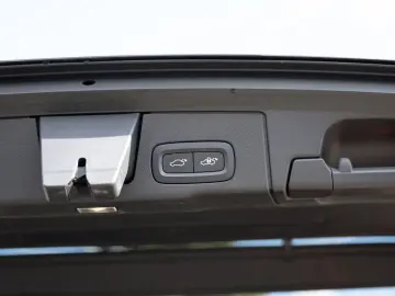 XC60 B4 Ultimate Dark AWD ACC LED PANO HUD 360°