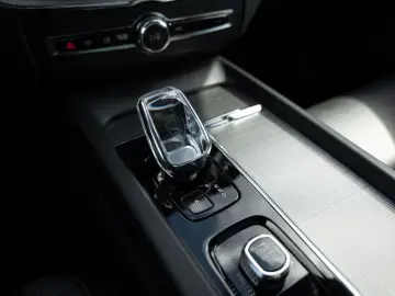 XC60 B4 Ultimate Dark AWD ACC LED PANO HUD 360°