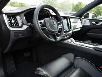 XC60 B4 Ultimate Dark AWD ACC LED PANO HUD 360°