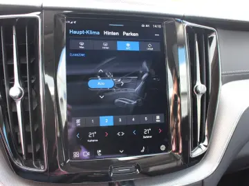 XC60 B4 Diesel Ultimate Dark +HUD+h/k+Standheiz+