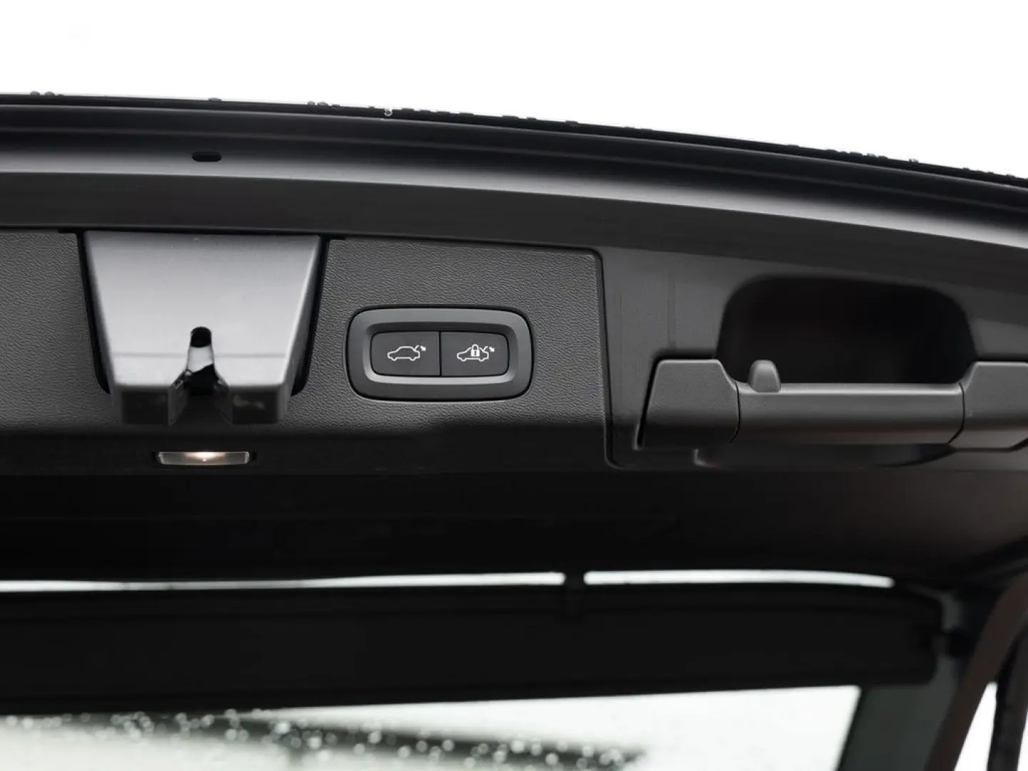XC60 B4 D AWD Plus Dark aus 1.Hand NAVI LED PANO