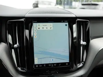 XC60 B4 D AWD Plus Dark aus 1.Hand NAVI LED PANO