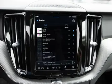 XC60 B4 D AWD Plus Dark aus 1.Hand NAVI LED PANO