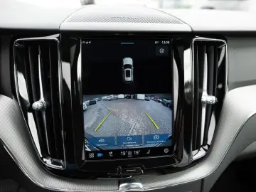 XC60 B4 D AWD Plus Dark aus 1.Hand NAVI LED PANO