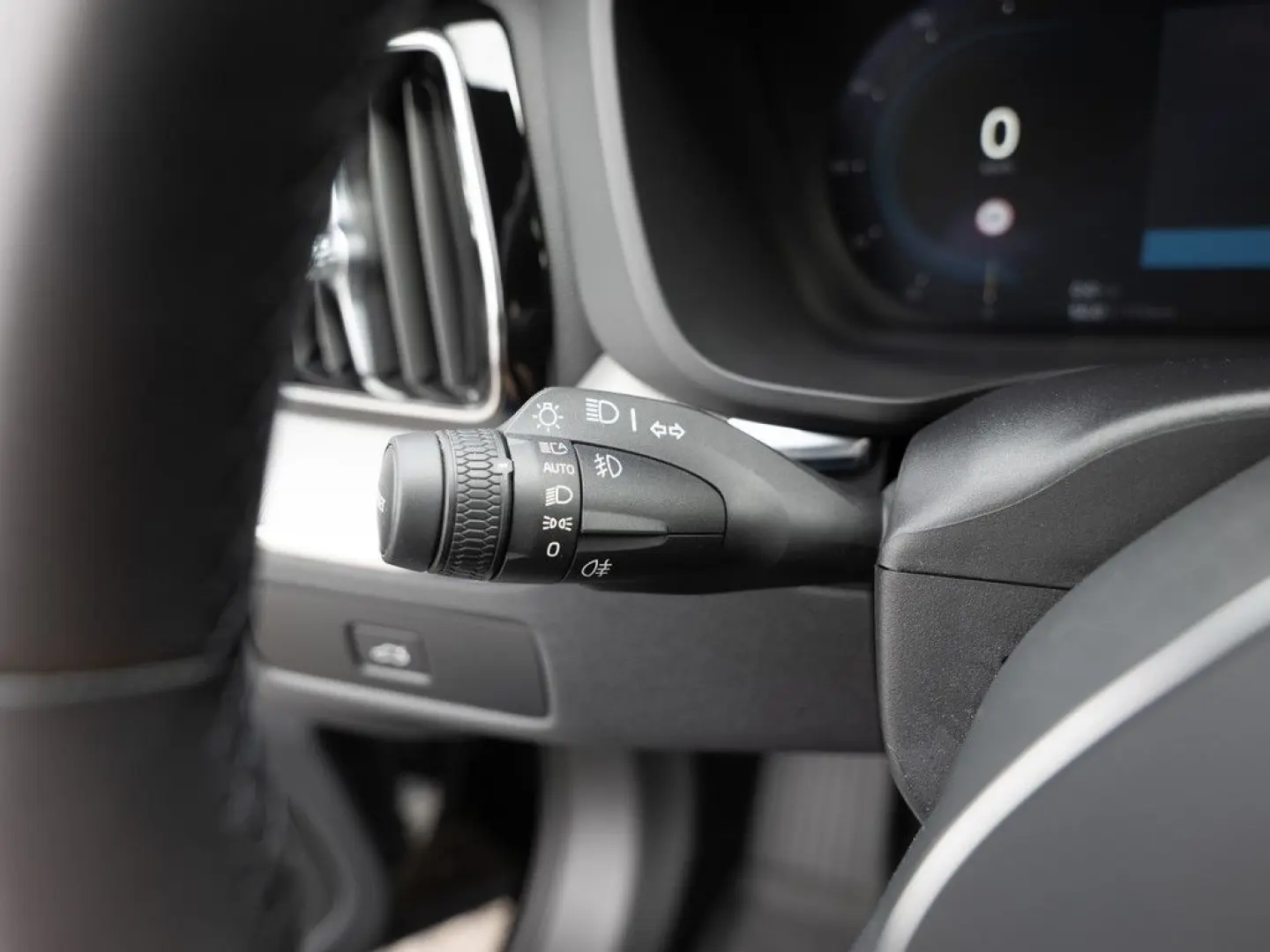 XC60 B4 D AWD Plus Dark aus 1.Hand NAVI LED PANO