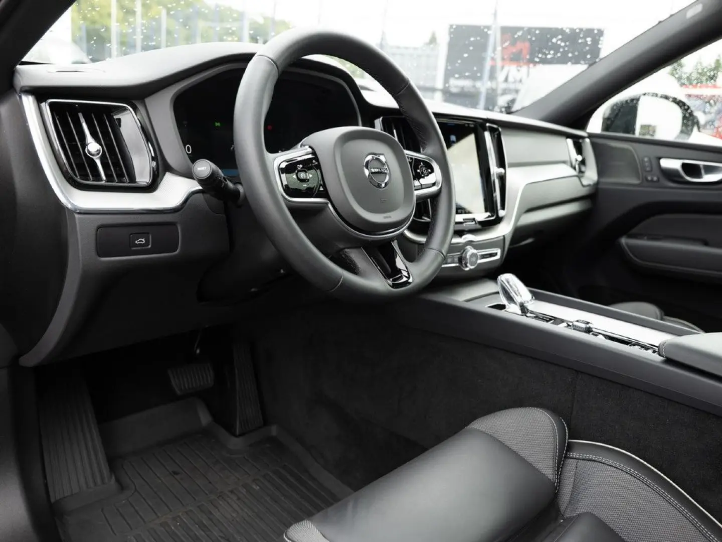 XC60 B4 D AWD Plus Dark aus 1.Hand NAVI LED PANO
