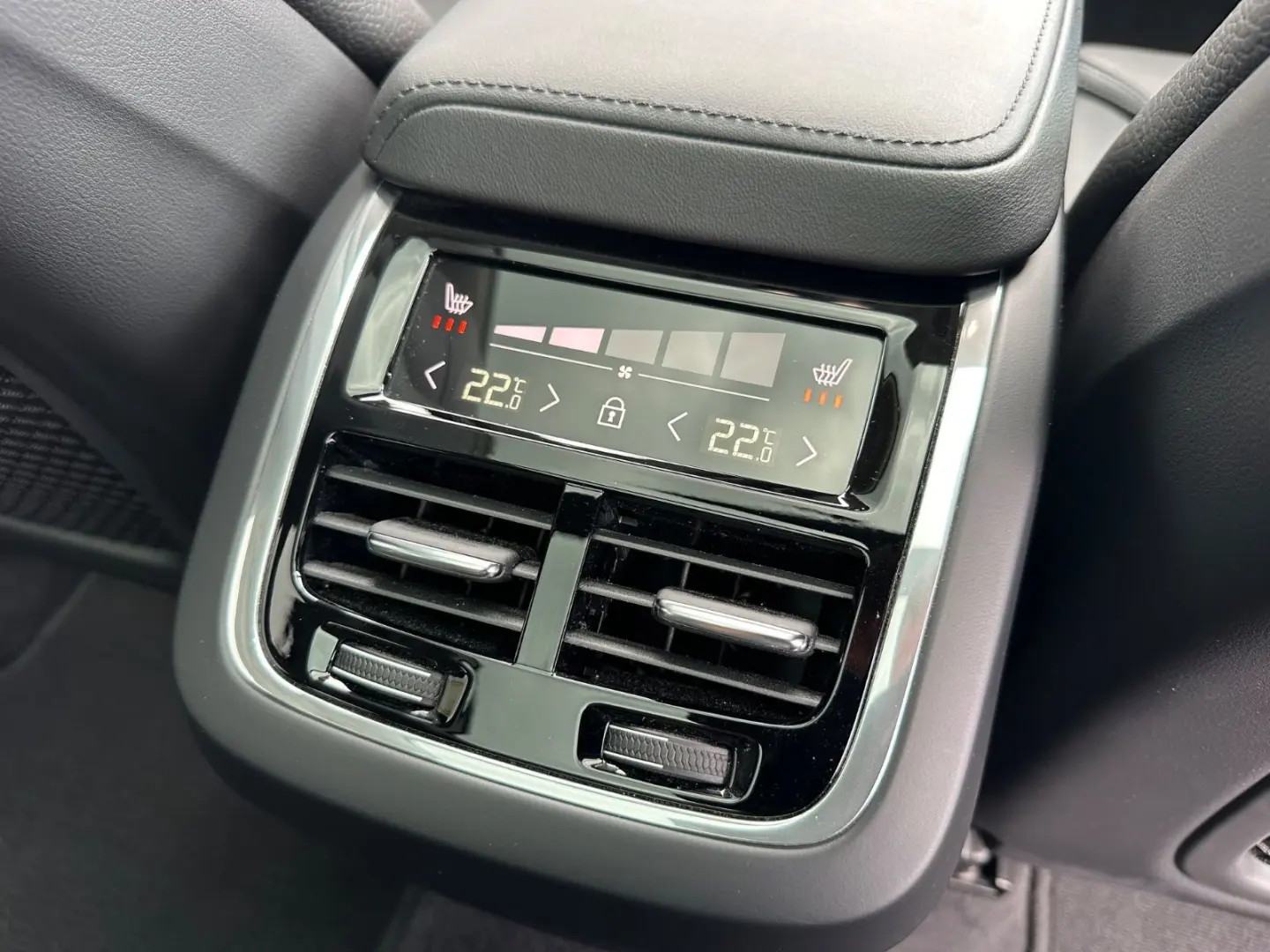 XC60 Ultimate Dark AWD HuD Leder Pano B&W 360°