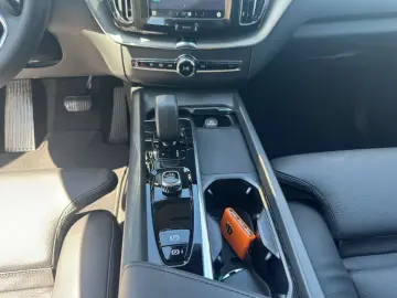 XC60 B4 AWD Plus-Dark Aut Leder BLIS PilotAssist