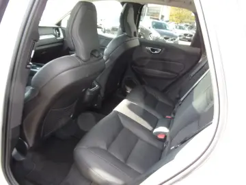 XC 60 B4  Plus Dark AWD