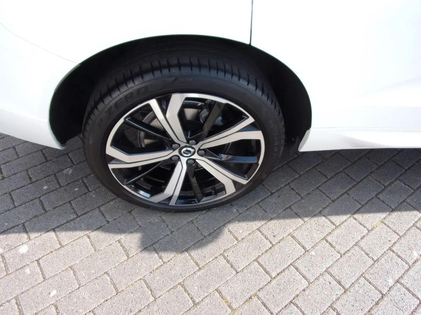 XC 60 B4  Plus Dark AWD
