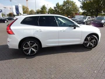 XC 60 B4  Plus Dark AWD