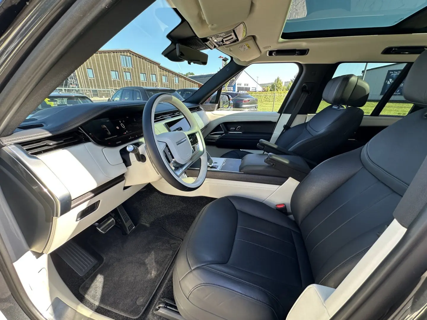 Range Rover D350  HSE Pano Signature