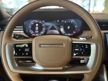 Range Rover D350 HSE SWB PANO MERIDIAN SOFT
