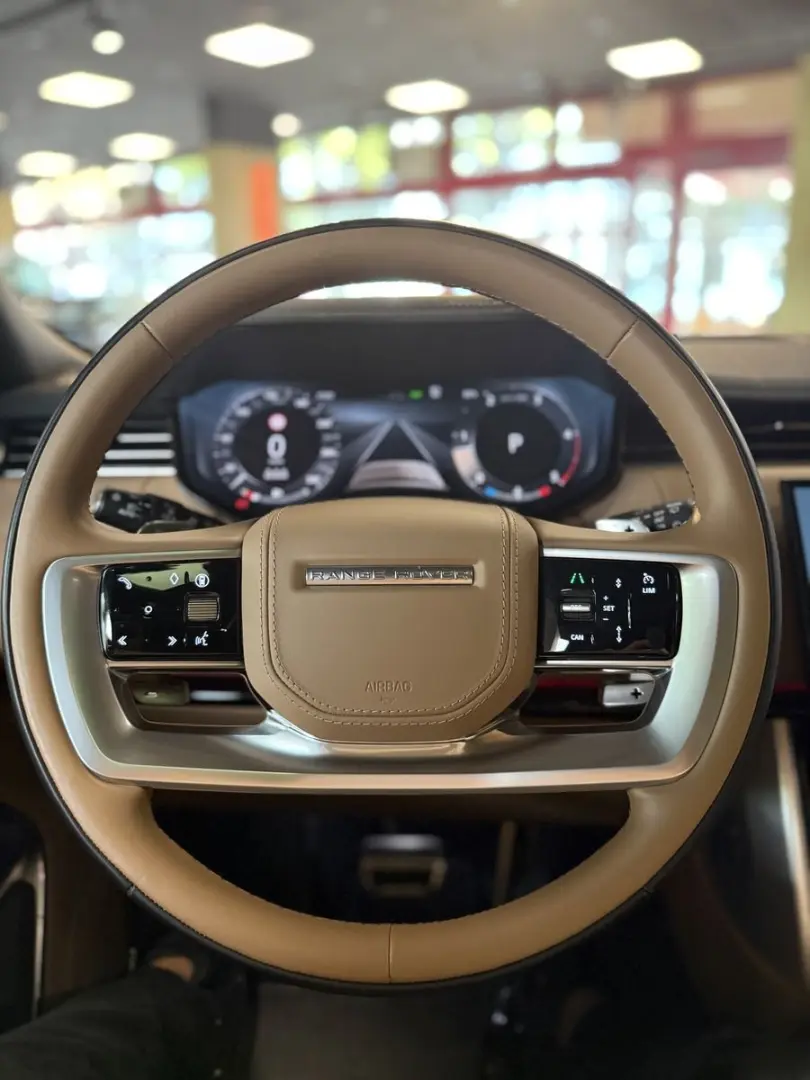 Range Rover D350 HSE SWB PANO MERIDIAN SOFT