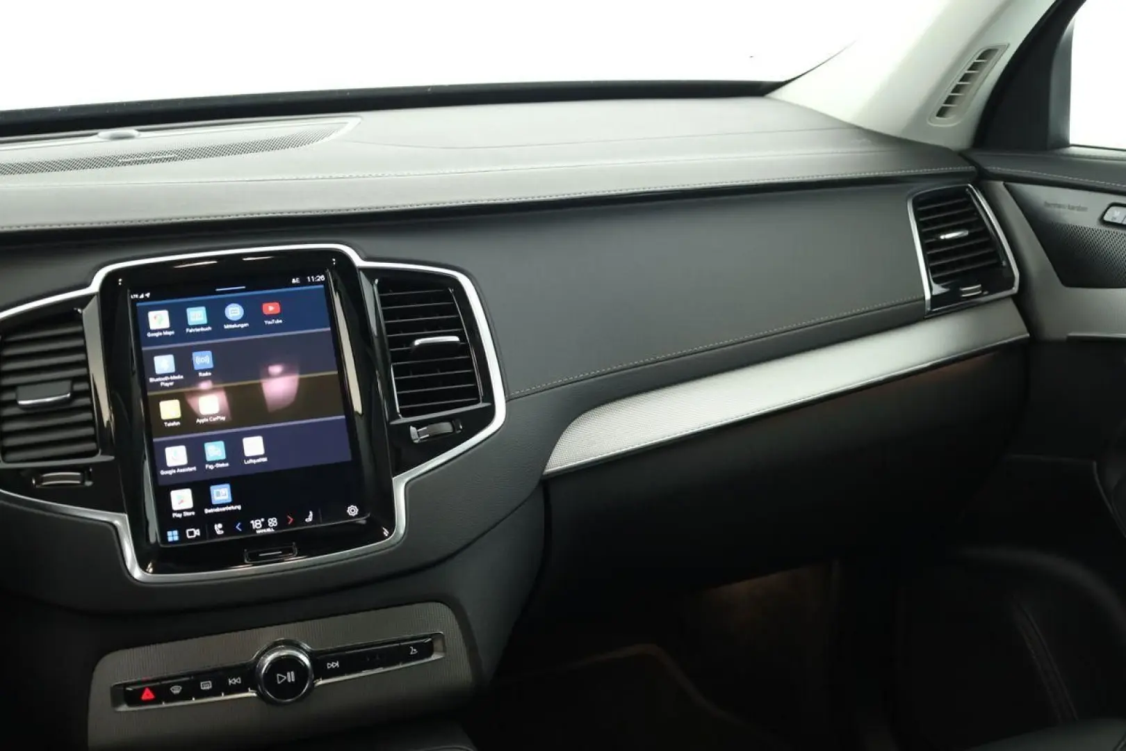 XC90 B5 AWD Plus Bright 7S LED Pano Navi AHK 22