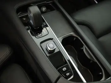 XC90 B5 AWD Plus Bright 7S LED Pano Navi AHK 22