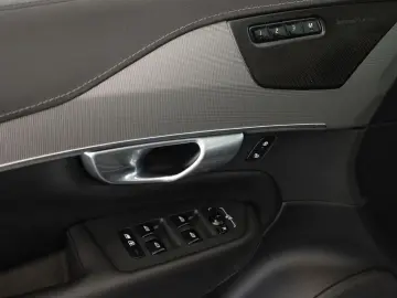 XC90 B5 AWD Plus Bright 7S LED Pano Navi AHK 22
