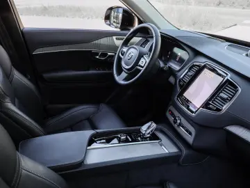 XC90 T8 Recharge AWD Ultra Dark NP 104.980 -  MA
