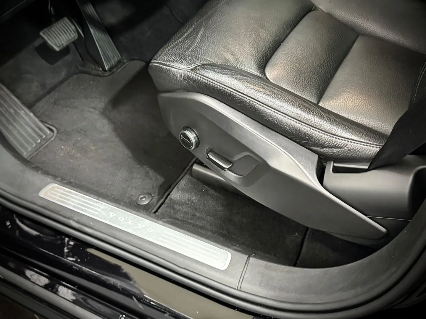 XC 90 XC90*MOMENTUM PRO*AWD*360*PANO*HEAD-UP*1.H