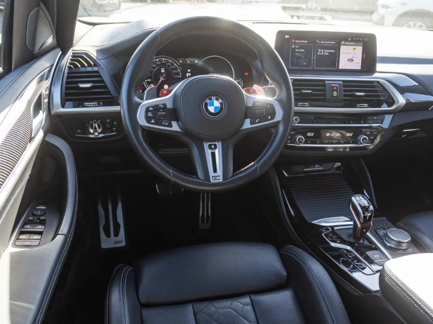 X4 M +Panorama+Navi+HUD+Leder+e-Sitze+LenkradHZG