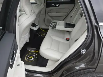 VOLVO XC60 B4 2.0 AWD 4×4 Geartronic Inscription